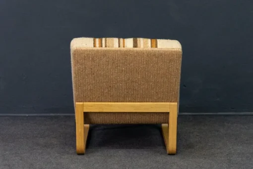 Pamono Vintage Lounge Chairs and Coffee Table, Set of 3 Discount