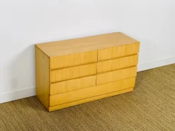 Pamono Vintage Minimalist Maple Chest of Drawers, 1960s Sale