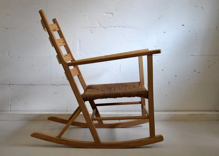 Pamono Vintage Norwegian Pine Rocking Chair, 1930s Clearance