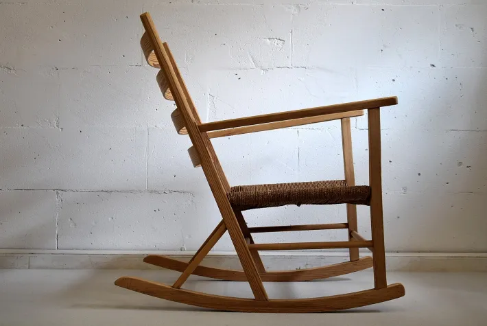 Pamono Vintage Norwegian Pine Rocking Chair, 1930s Clearance