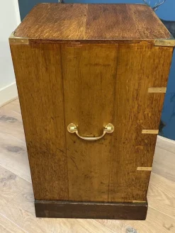 Pamono Vintage Oak Bedside Tables, 1920s, Set of 2 Discount