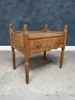 Pamono Vintage Oak Nightstand with Brass Handle by Henning Kjærnulf, 1950s Online
