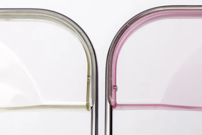 Pamono Vintage Plia Folding Chairs from Castelli / Anonima Castelli, Italy, 1970s, Set of 2 Sale