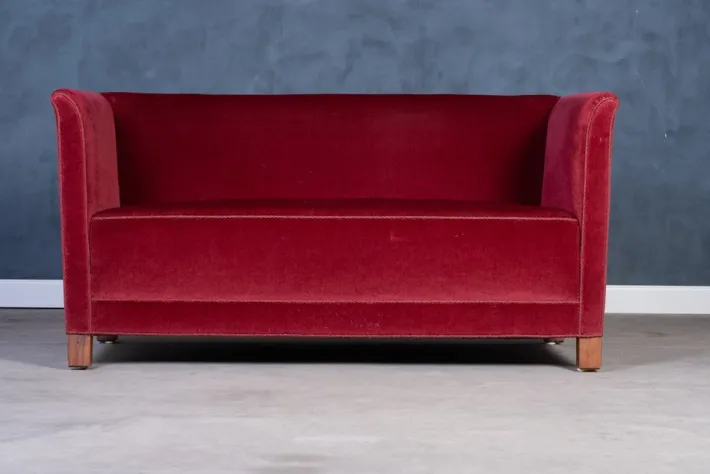 Pamono Vintage Red Velvet Sofa, 1950s Outlet