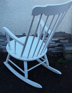 Pamono Vintage Rocking Chair in White-Painted Beech, 1970s Outlet