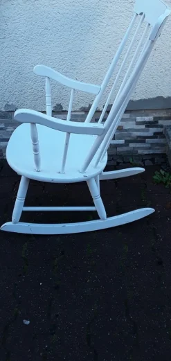 Pamono Vintage Rocking Chair in White-Painted Beech, 1970s Outlet