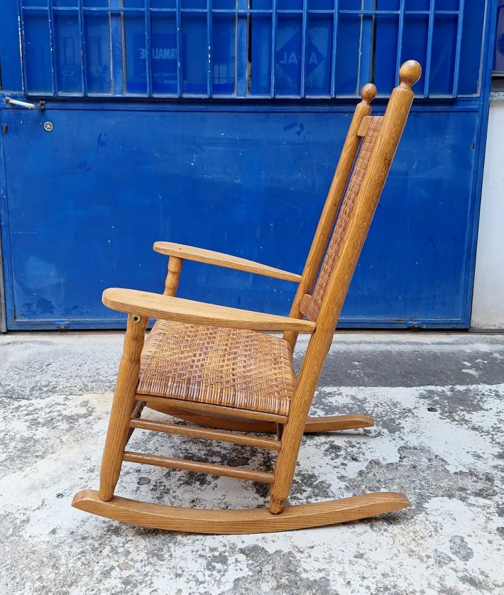 Pamono Vintage Rocking Chair in Oak and Rattan, 1960s Hot