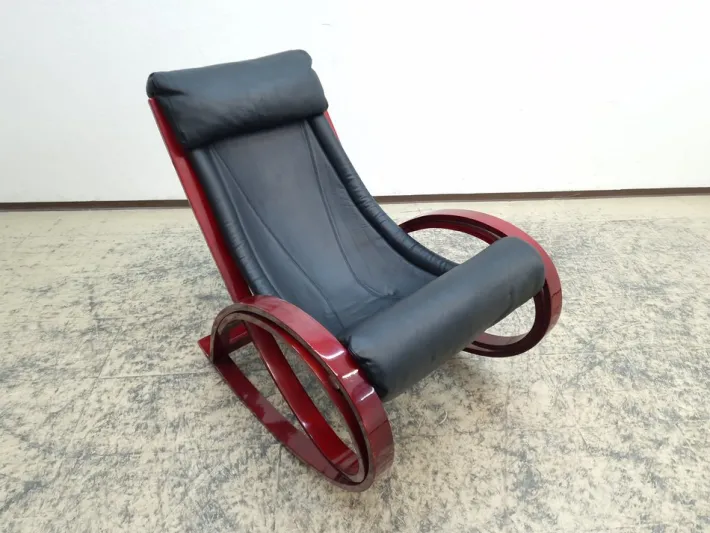 Pamono Vintage Rocking Chair in Leather by Gae Aulenti for Poltronova Discount