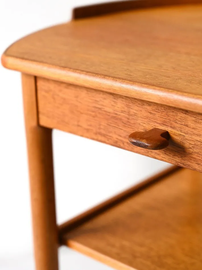 Pamono Vintage Scandinavian Bedside Tables from Bodafors, 1950s, Set of 2 Sale