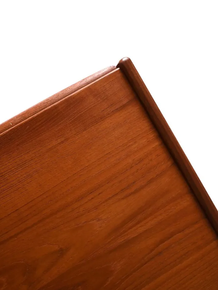 Pamono Vintage Scandinavian Chest of Drawers with Cantilevered Handles, 1950s Online