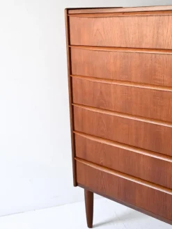 Pamono Vintage Scandinavian Chest of Drawers with Cantilevered Handles, 1950s Online