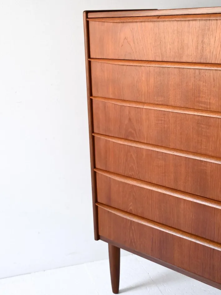 Pamono Vintage Scandinavian Chest of Drawers with Cantilevered Handles, 1950s Online
