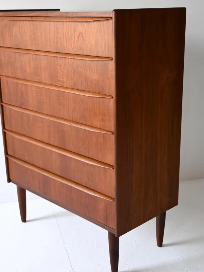 Pamono Vintage Scandinavian Chest of Drawers with Cantilevered Handles, 1950s Online