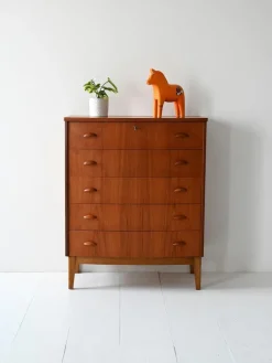 Pamono Vintage Scandinavian Chest of Drawers with Shell Handles, 1950s Sale
