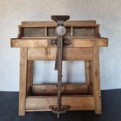 Pamono Vintage Shoemakers Workbench, 1930s Best