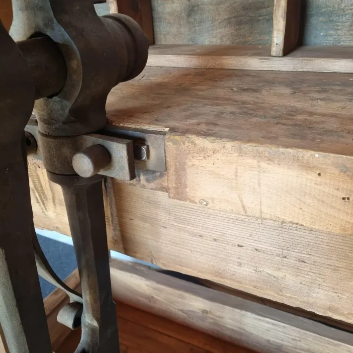 Pamono Vintage Shoemakers Workbench, 1930s Best