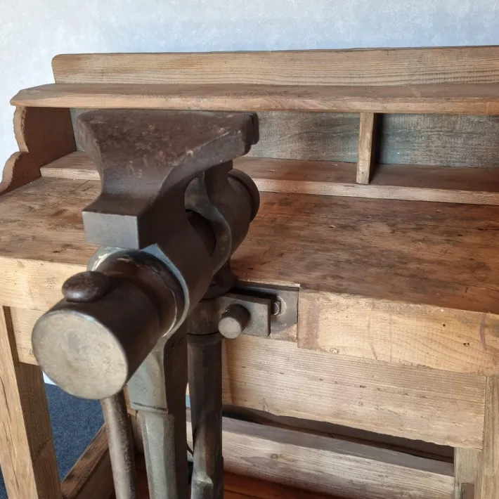 Pamono Vintage Shoemakers Workbench, 1930s Best