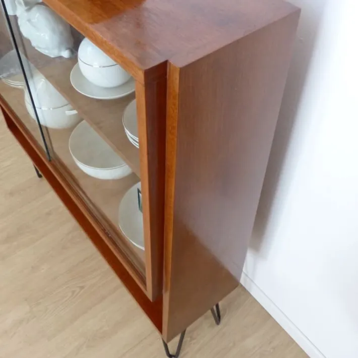 Pamono Vintage Showcase Cabinet with Shelf and Glass Sliding Doors Outlet