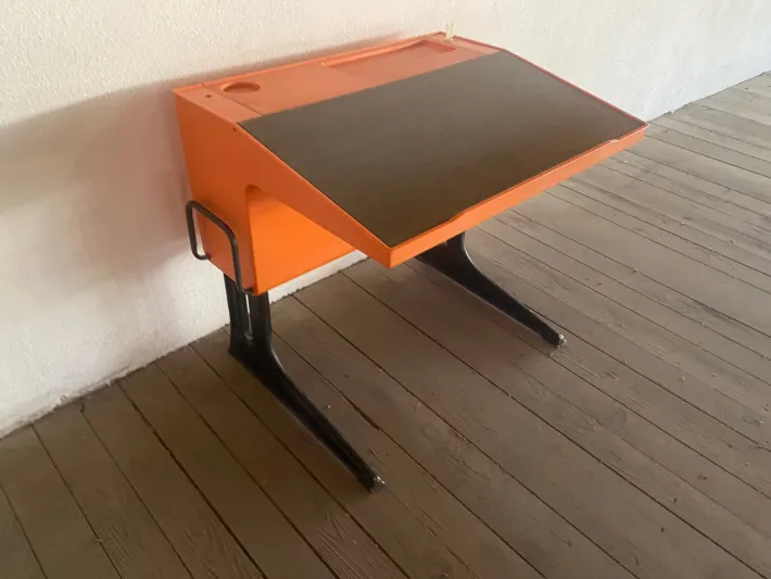 Pamono Vintage Space Age Desk in Orange by Luigi Colani for Flötotto, Set of 2 Best