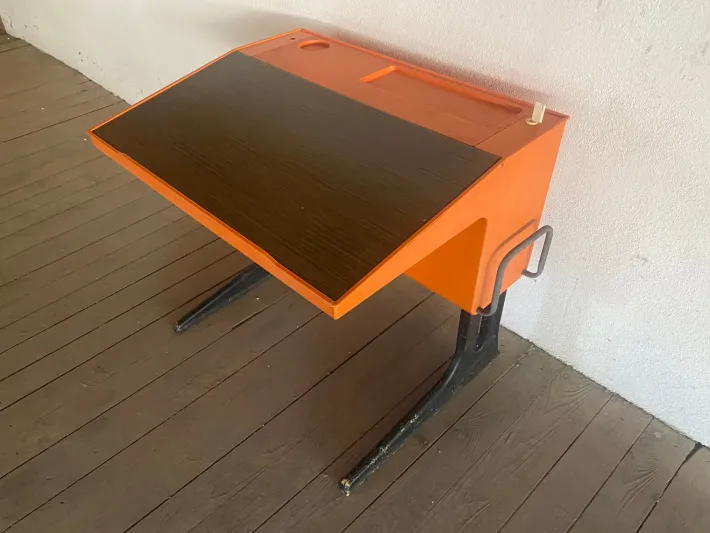 Pamono Vintage Space Age Desk in Orange by Luigi Colani for Flötotto, Set of 2 Best