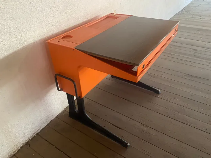 Pamono Vintage Space Age Desk in Orange by Luigi Colani for Flötotto, Set of 2 Best