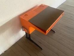 Pamono Vintage Space Age Desk in Orange by Luigi Colani for Flötotto, Set of 2 Best