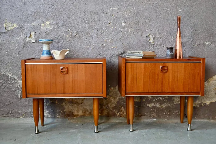 Pamono Vintage Style Scandinavian Bedside Tables or Nightstands, 1970s, Set of 2 Sale