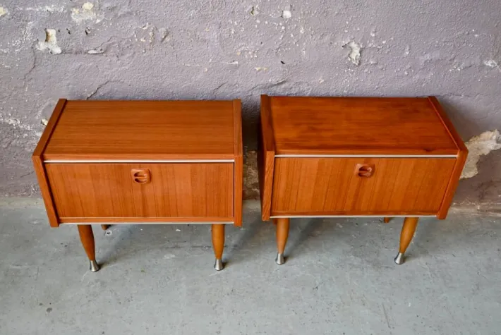 Pamono Vintage Style Scandinavian Bedside Tables or Nightstands, 1970s, Set of 2 Sale