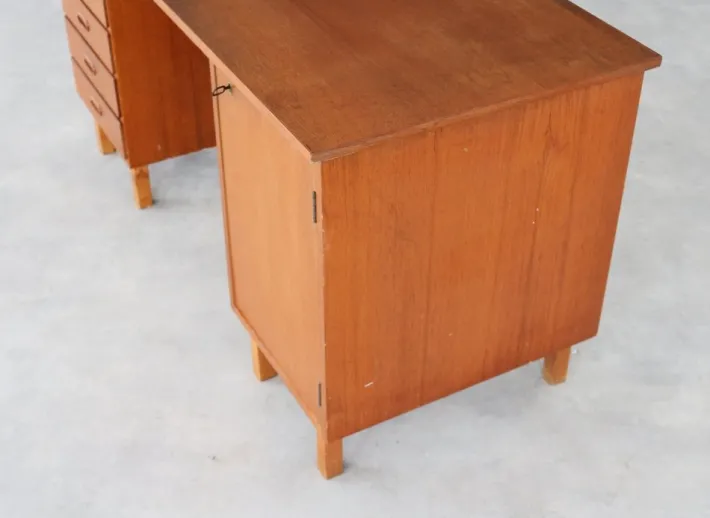 Pamono Vintage Swedish Desk in Teak, 1960s Clearance