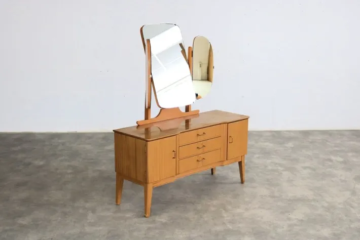 Pamono Vintage Swedish Dressing Table, 1960s Outlet