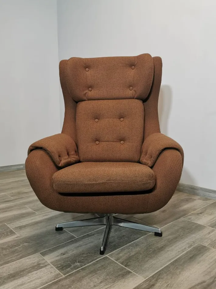 Pamono Vintage Swivel Chair from Up Zavody Rousinov, 1970s Hot