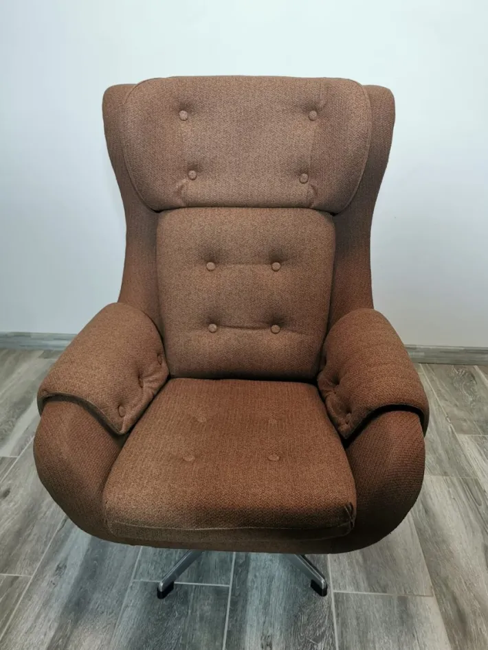Pamono Vintage Swivel Chair from Up Zavody Rousinov, 1970s Hot