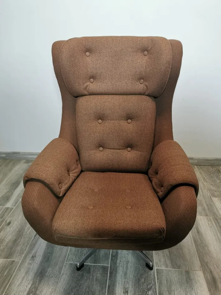 Pamono Vintage Swivel Chair from Up Zavody Rousinov, 1970s Hot