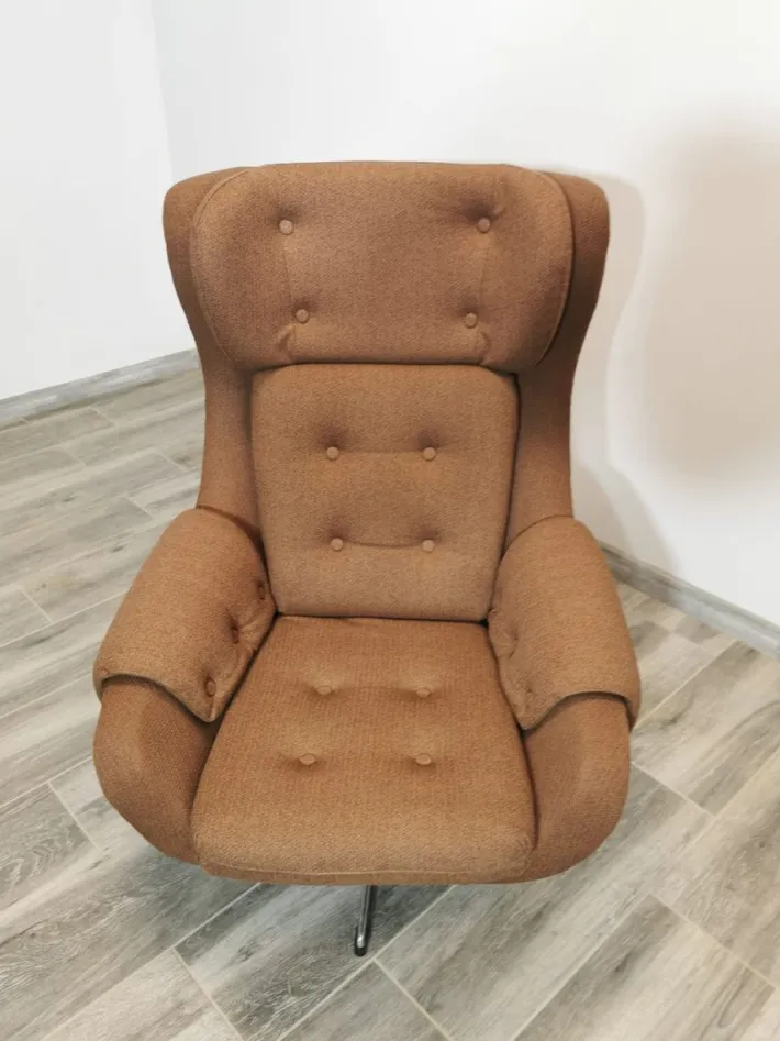 Pamono Vintage Swivel Chair from Up Zavody Rousinov, 1970s Hot