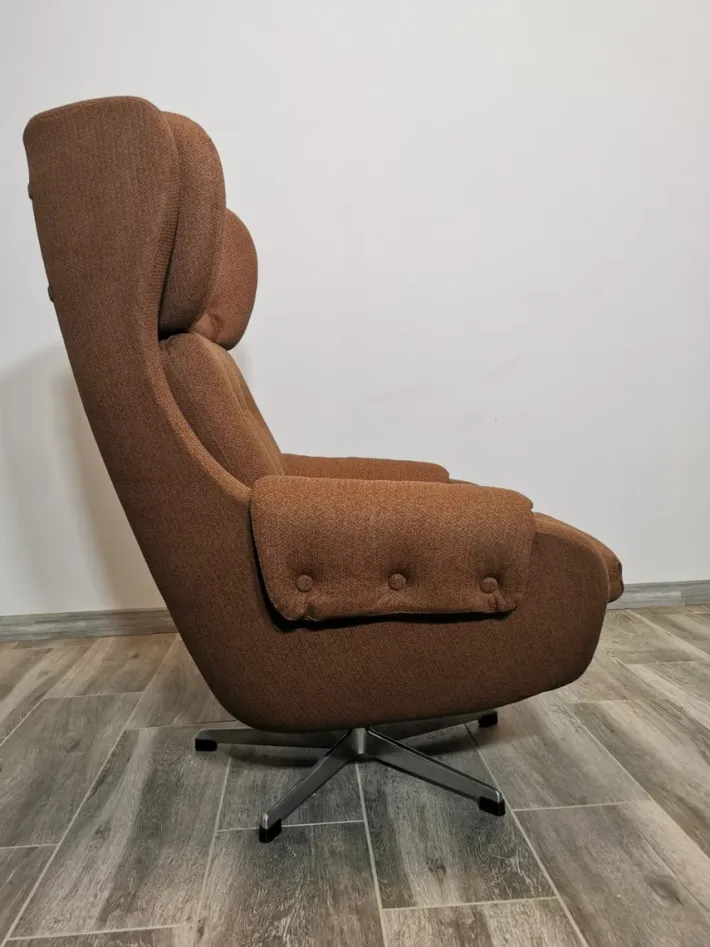 Pamono Vintage Swivel Chair from Up Zavody Rousinov, 1970s Hot