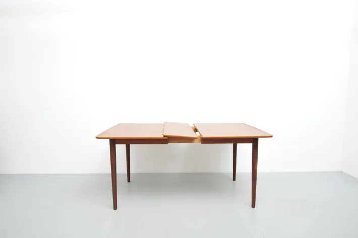 Pamono Vintage Teak Dining Table, 1960s Outlet