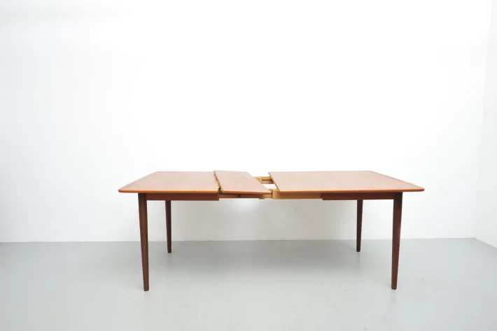 Pamono Vintage Teak Dining Table, 1960s Outlet