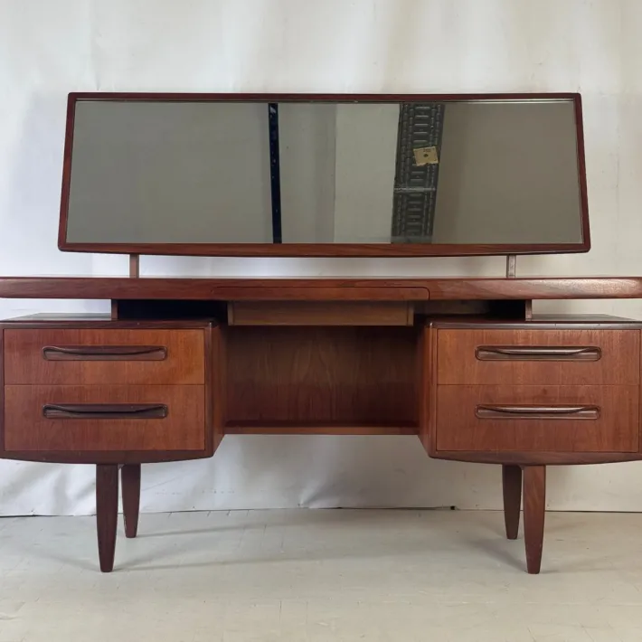 Pamono Vintage Teak Fresco Dresser by Viktor Wilkins for G-Plan, 1960s Hot