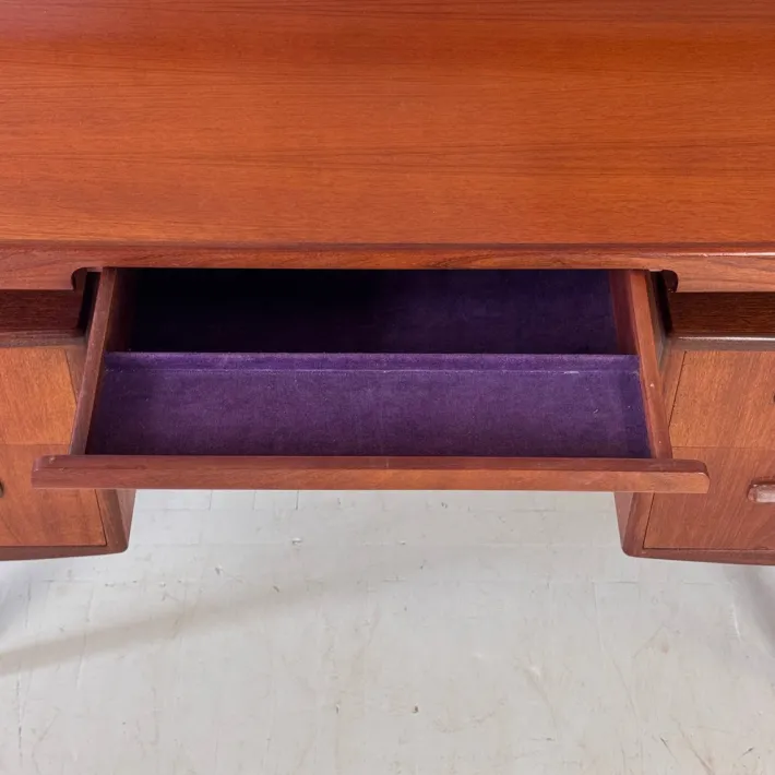 Pamono Vintage Teak Fresco Dresser by Viktor Wilkins for G-Plan, 1960s Hot