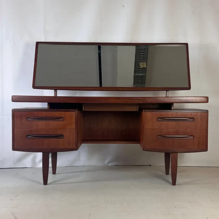 Pamono Vintage Teak Fresco Dresser by Viktor Wilkins for G-Plan, 1960s Hot