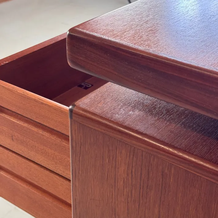 Pamono Vintage Teak Fresco Dresser by Viktor Wilkins for G-Plan, 1960s Hot