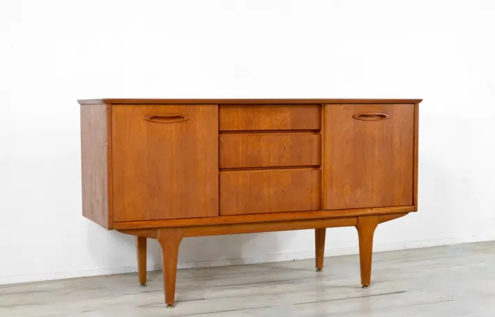 Pamono Vintage Teak Sideboard from Jentique, 1960s Clearance