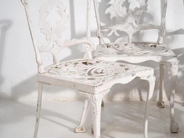 Pamono Vintage White Garden Table and Chairs, 1950, Set of 5 Best