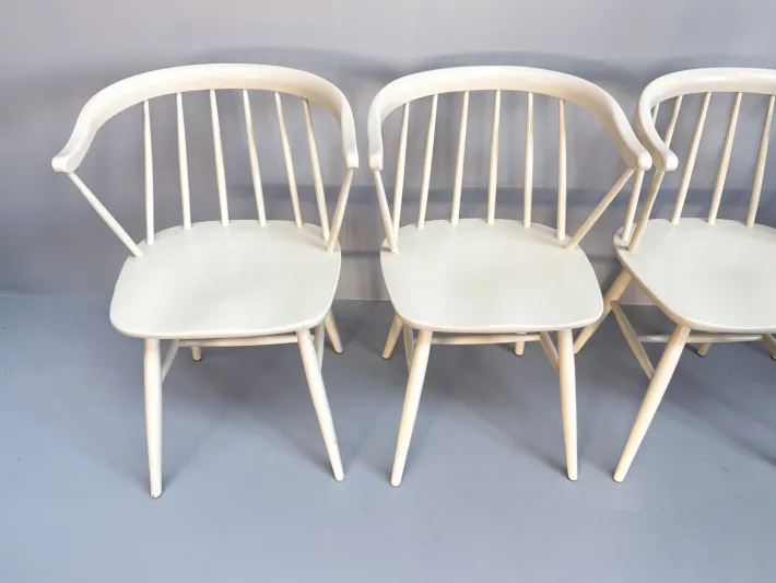 Pamono Vintage White Lacquered Spindle Chairs from Nesto, 1960s, Set of 4 New