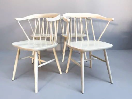 Pamono Vintage White Lacquered Spindle Chairs from Nesto, 1960s, Set of 4 New