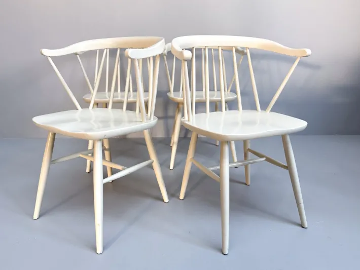Pamono Vintage White Lacquered Spindle Chairs from Nesto, 1960s, Set of 4 New