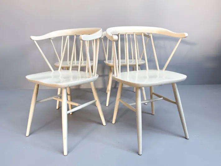 Pamono Vintage White Lacquered Spindle Chairs from Nesto, 1960s, Set of 4 New