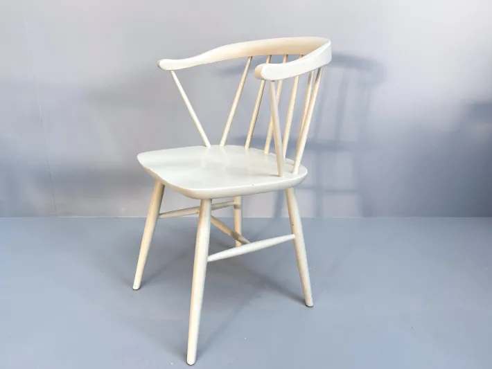 Pamono Vintage White Lacquered Spindle Chairs from Nesto, 1960s, Set of 4 New