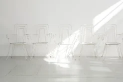 Pamono White Garden Chairs With Woven Plastic Seats, Italy, 1960s, Set of 5 Discount