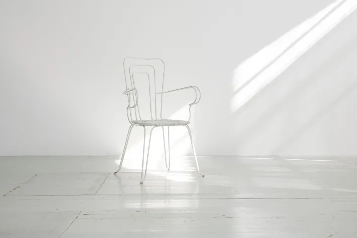 Pamono White Garden Chairs With Woven Plastic Seats, Italy, 1960s, Set of 5 Discount
